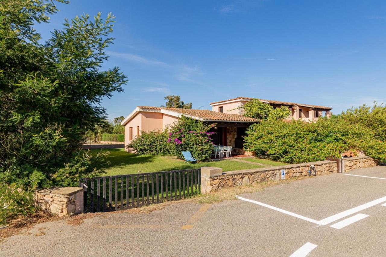 Appartamento Trilocale Le Canne 6 Posti Letto Con Giardino San Teodoro  Exterior photo