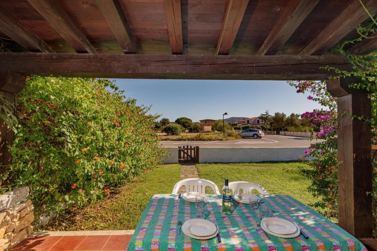 Appartamento Trilocale Le Canne 6 Posti Letto Con Giardino San Teodoro  Exterior photo