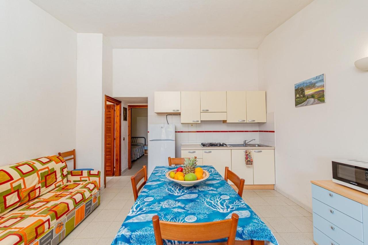 Appartamento Trilocale Le Canne 6 Posti Letto Con Giardino San Teodoro  Exterior photo