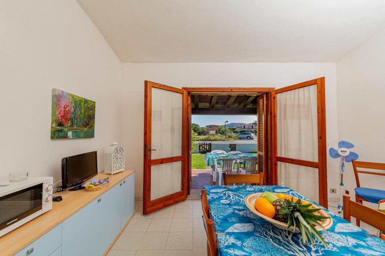 Appartamento Trilocale Le Canne 6 Posti Letto Con Giardino San Teodoro  Exterior photo